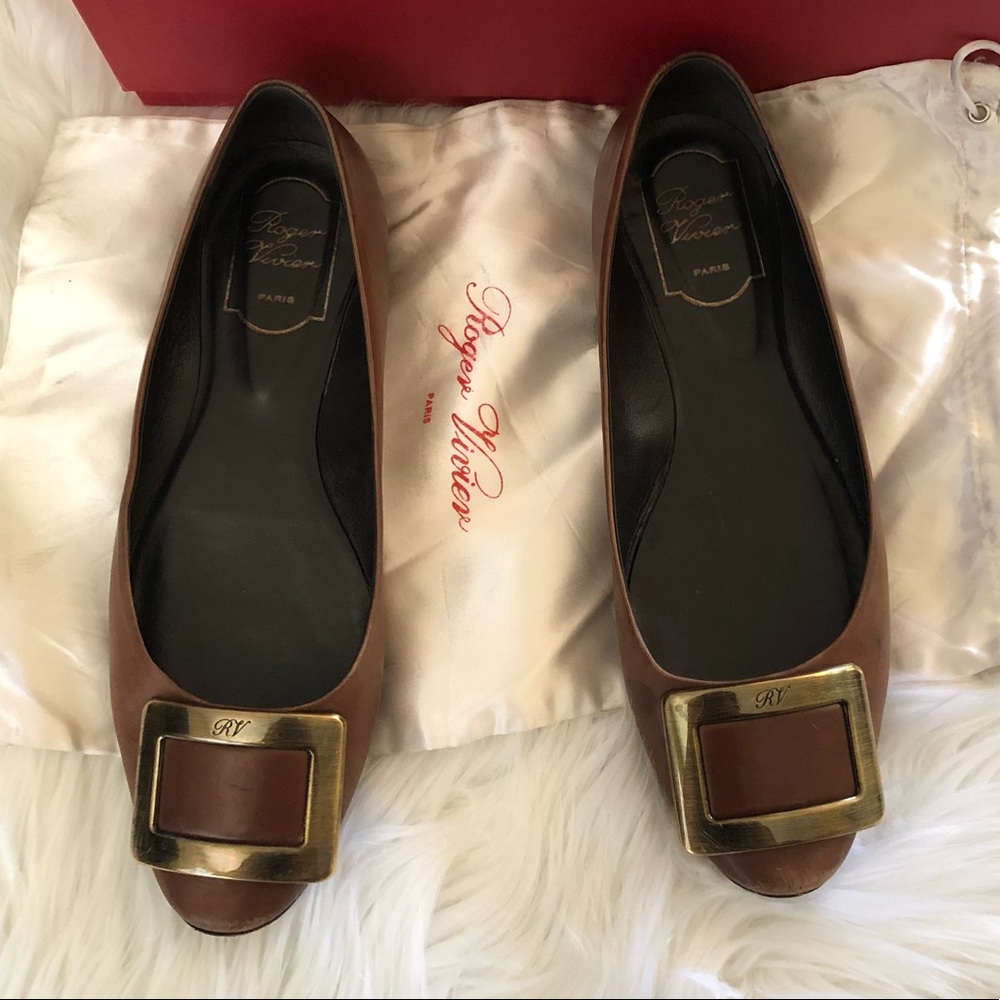 Roger Vivier Flats